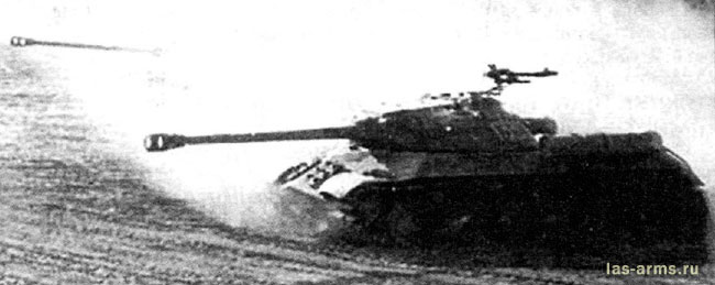 Танк ИС-3 в атаке