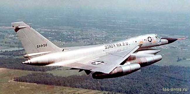 Бомбардировщик Convair В-58 Hustler